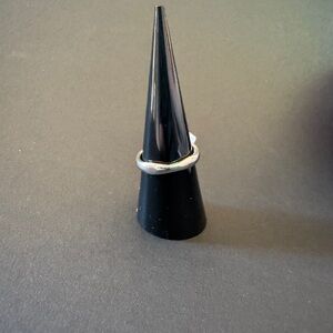 Atolea Elegant Wavy Silver Ring